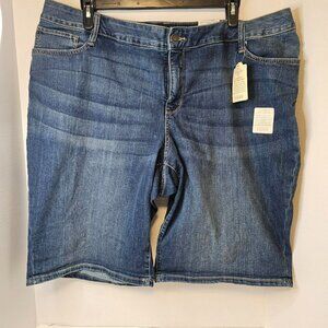 St. John's Bay Woman blue Bermuda Short Mid Rise Size 24W